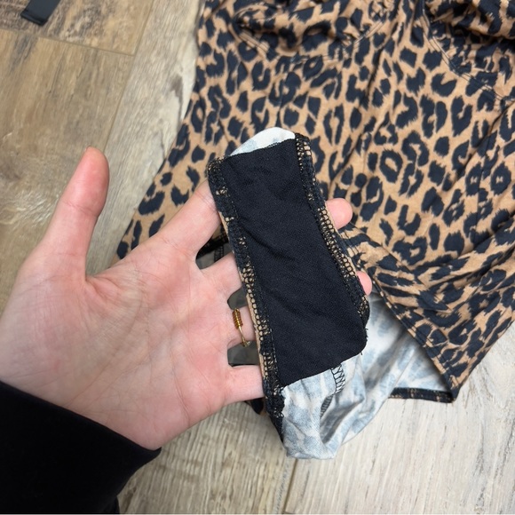 💔 sold 💔 Reformation leopard print bodysuit with black tie straps small - Picture 5 of 5